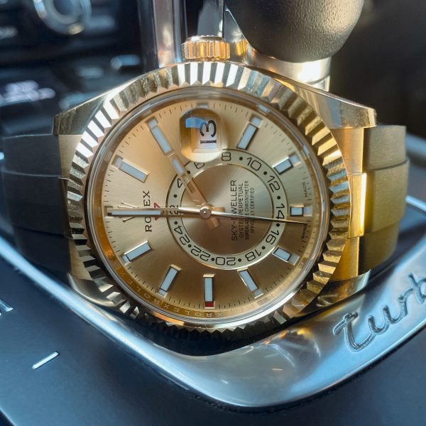 Rolex Sky-Dweller 18k Yellow Gold Oysterflex Champagne