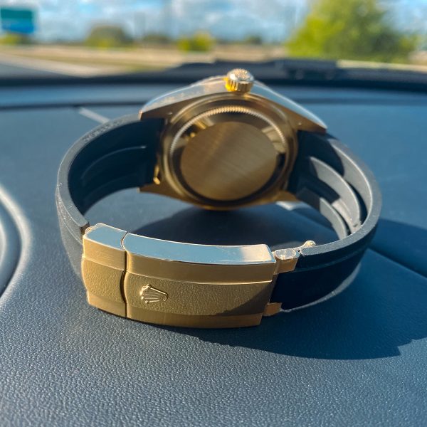 Rolex Sky-Dweller 18k Yellow Gold Oysterflex Champagne