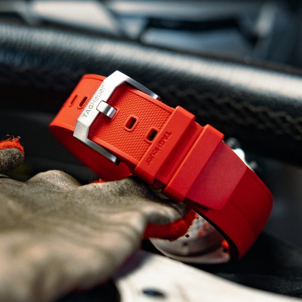 TAG HEUER Formula 1 Red With Rubber Band Ø43 mm